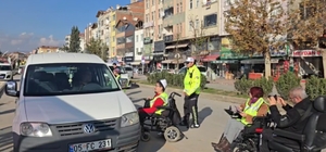 Amasya'da polis, sürücüleri engelli vatandaşlar için durdurdu