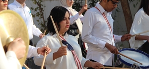 Engelliler hem eğlendi hem eğlendirdi