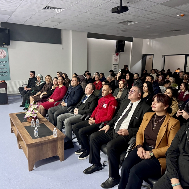 Kırşehir'de 3 Aralık Dünya Engelliler Günü dolayısıyla program yapıldı