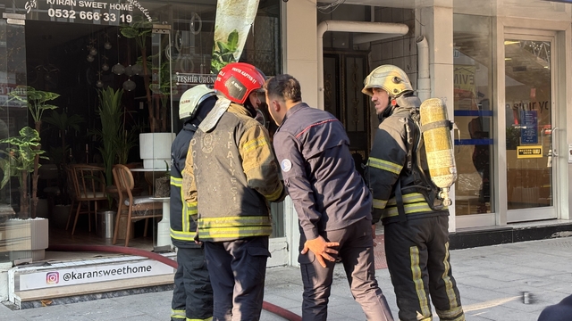 Depoda başlayan yangın mahallede paniğe yol açtı