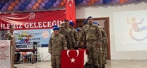 Özel bireyler askeri kamuflaj giyerek yemin törenine katıldı
Vali Kızılkaya...