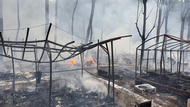 Fethiye'de onlarca karavan ve bungalov küle döndü