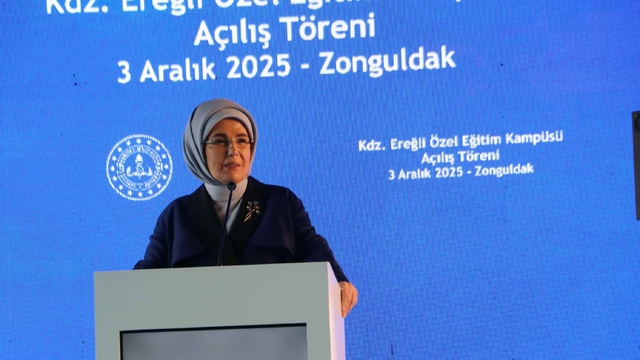Emine Erdoğan, Karadeniz Ereğli'de özel eğitim kampüsünün açılışına katıldı
Emine Erdoğan: "Biz engellilik kavramını, insanları iki gruba bölen bir etiket olarak görmüyor, karşımızdakine, eksiklik atfeden bir bakışla ele almıyoruz"