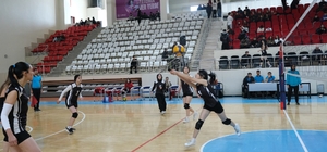 Genç sporcular sahada: Voleybol İl Birinciliği finali devam ediyor