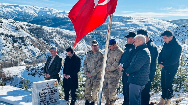 Şehit Piyade Sözleşmeli Er Emrah Gündüz dualarla anıldı