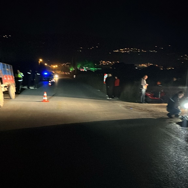 Motosiklet ile traktör çarpıştı: 1 ölü