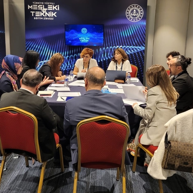 MCBÜ'den Mesleki Eğitim Zirvesi'ne önemli katkı