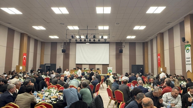 Vali Murat Zorluoğlu: "Diyarbakır, bu yıl çok iyi turizm sezonu geçirdi"
Diyarbakır'da "Sanayici ile İstişare Toplantısı" düzenlendi