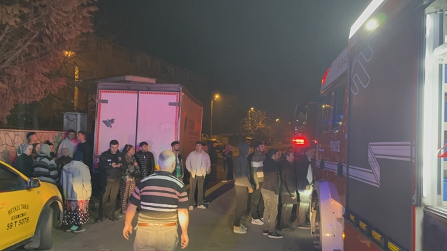 Taşındığı evdeki ilk günde çıkan yangında ağır yaralandı
Mahalle sakinleri: "Pof diye ses geldi"