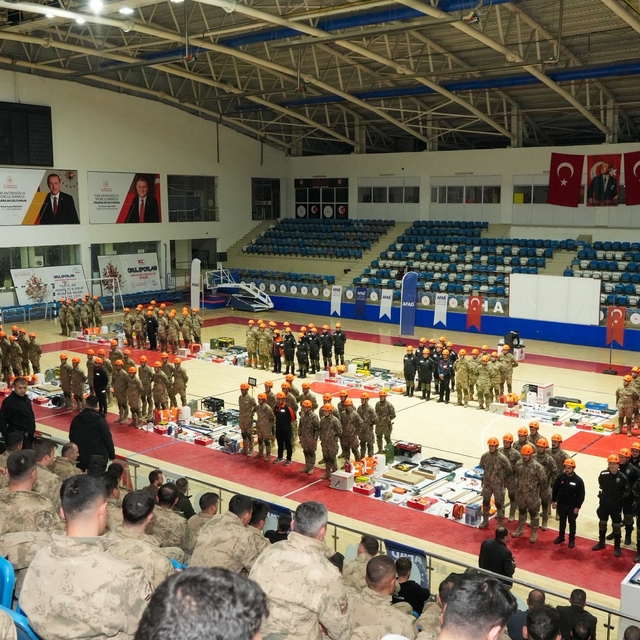 Hakkâri'de 3 bin 48 kişiye arama kurtarma eğitimi verildi