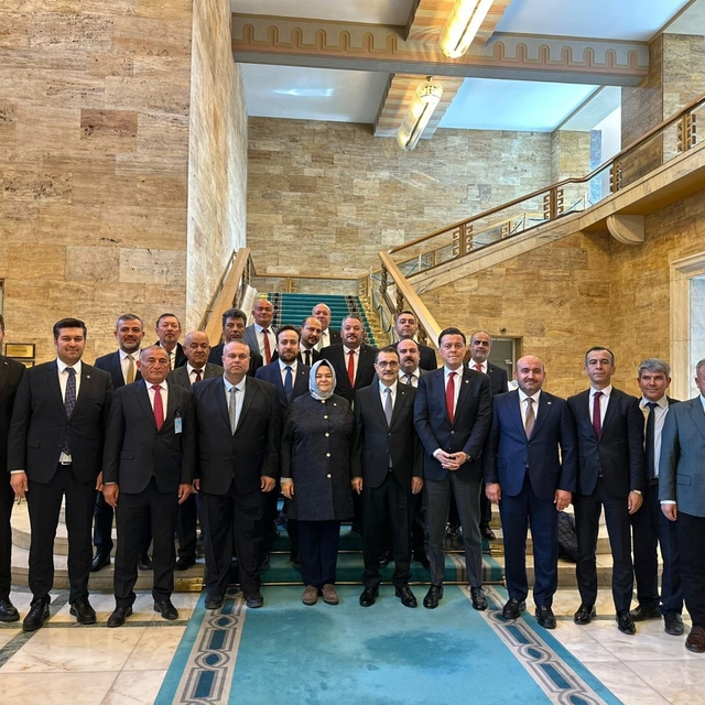 AK Parti Eskişehir Teşkilatı, TBMM'de istişare toplantısı yaptı
Milletvekil...