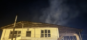 Feke'de evin bacasında çıkan yangın söndürüldü