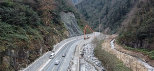 Ayder'de kaya riskine karşı çelik örgülü önlem