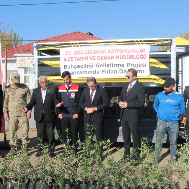 Çiftçilere 4 bin zeytin fidanı dağıtıldı