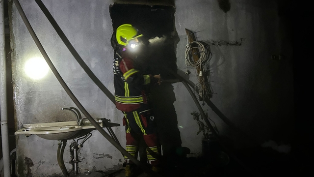 Dursunbey'de çıkan ev yangını söndürüldü