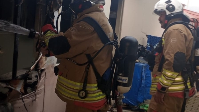 Defne'de konteyner yangını