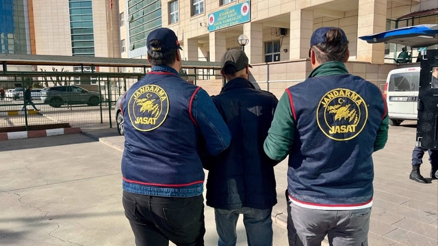 Diyarbakır'da haklarında kesinleşmiş hapis cezası bulunan 4 şahıs yakalandı