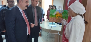 Özel bireylerin yıl boyunca ürettiği eserler sergilendi
İl Müdürü Orhan Bay...