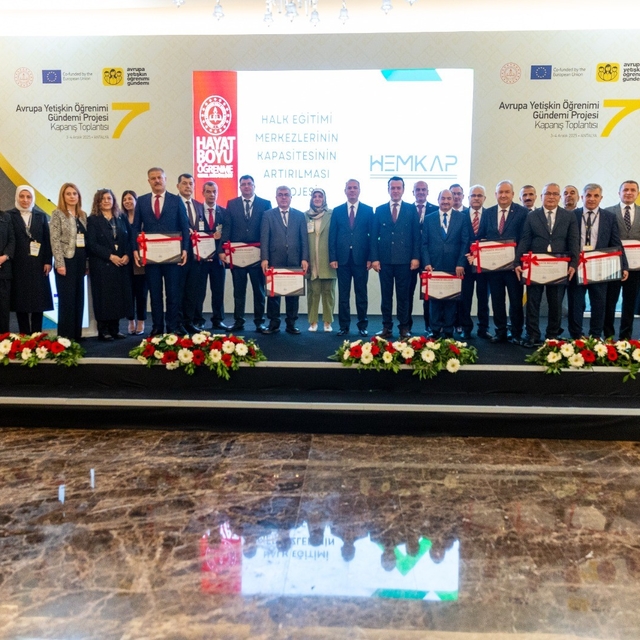 Niğde Halk Eğitimi Merkezi, Türkiye'nin en başarılı 10 kurumu arasında yer...