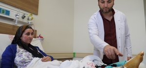 Üç çocuk annesi fabrika işçisinin parçalanan bacakları ampute edilmekten ku...