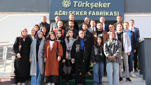 Ağrı'da üniversite öğrencileri derste öğrendiklerini fabrikada pekiştirdi