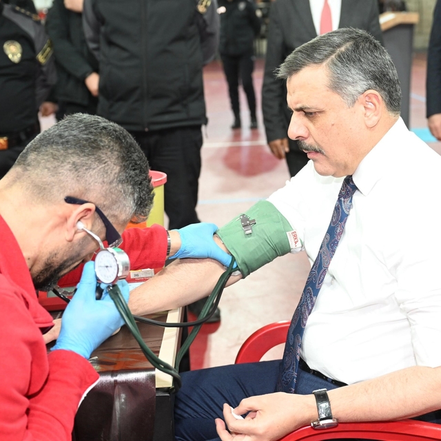 Vali Çiftçi 45'inci kez kan bağışında bulundu
45 kez kan bağışı yaparak en...