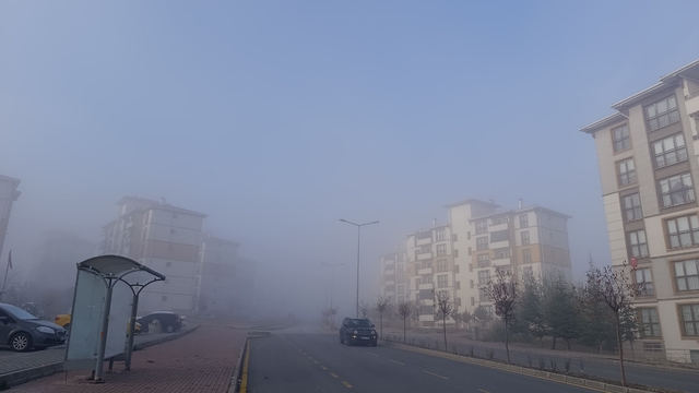 Kırşehirliler güne sisli bir havada uyandı