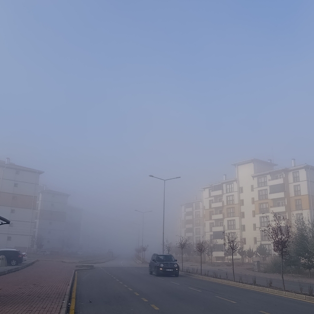 Kırşehirliler güne sisli bir havada uyandı