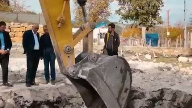 Kahramanmaraş'ta kepçeyle mozaik arandı