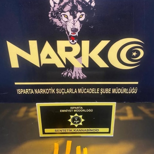 Isparta'da Narkotik ve KOM'dan çifte operasyon: Sentetik kâğıtlar ve kaçak...
