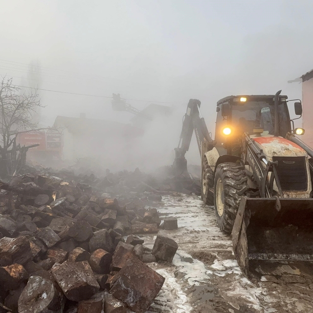 Kış ortasında evsiz kaldılar