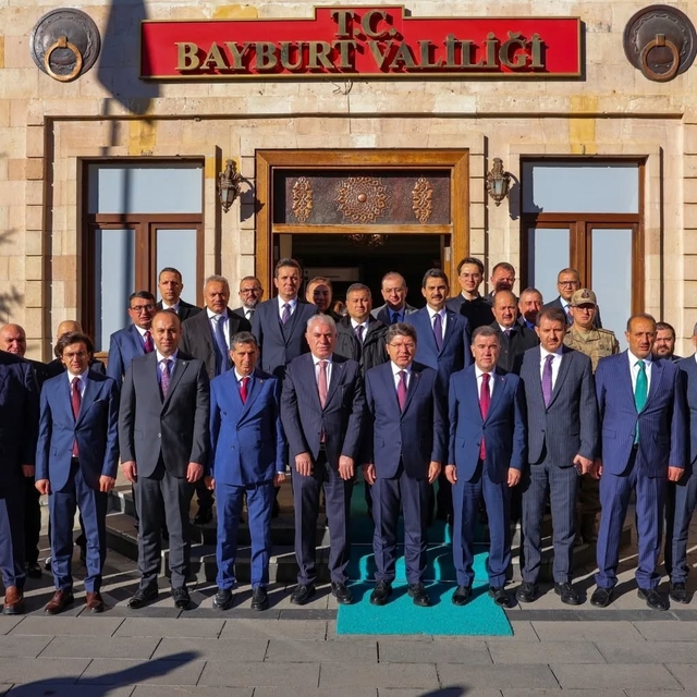 Adalet Bakanı Tunç Bayburt Valiliğini ziyaret etti