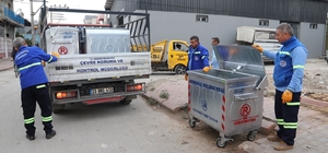 Akdeniz Belediyesi yeni çöp konteynerini mahallelere yerleştiriyor