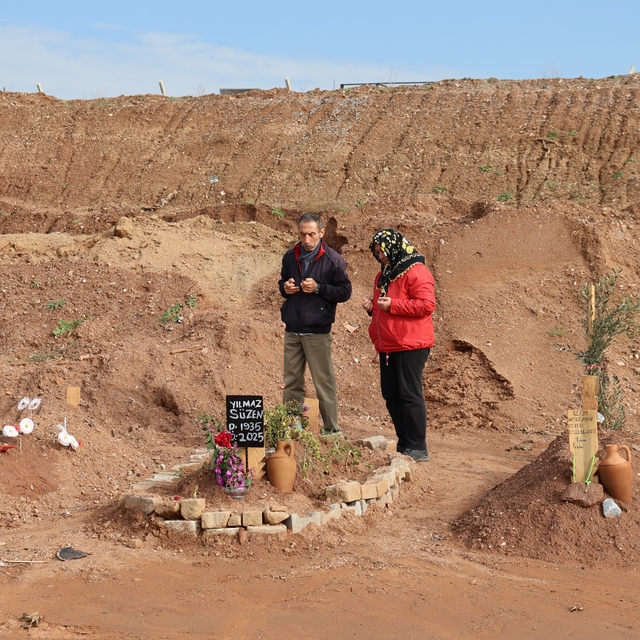 Efeler Belediyesi'nden hayat arkadaşını ve yakınlarını kaybedenlere kötü ha...