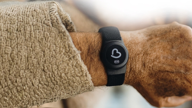 Büyükşehirden Alzheimer, Demans ve Otizm hastalarına "Akıllı Takip Cihazı Desteği"