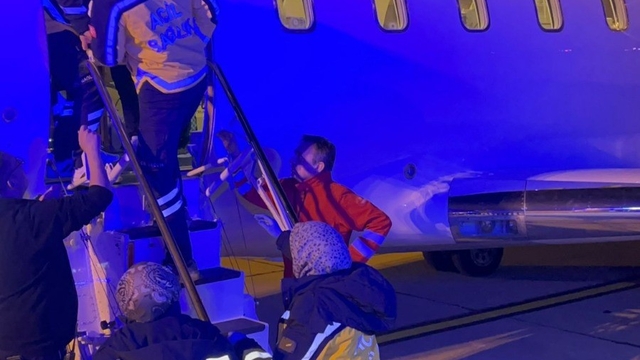 Kars'ta ambulans uçak 44 günlük bebek için havalandı