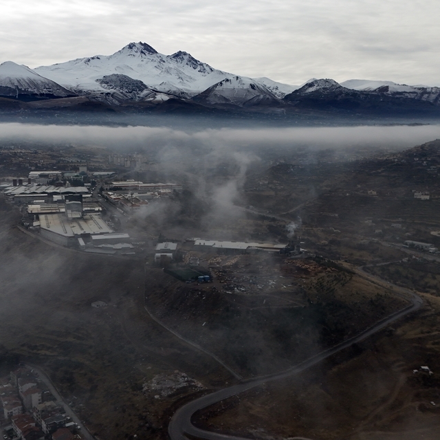 Kayseri'de sis etkisini sürdürüyor