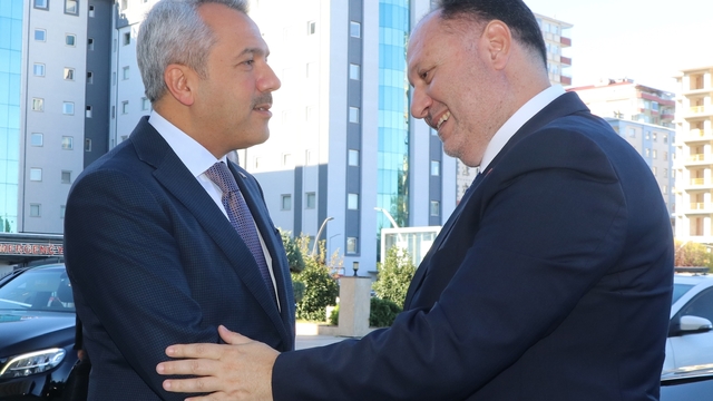 KKTC Cumhuriyet Meclisi Başkanı Öztürkler, Rize'de konuştu: