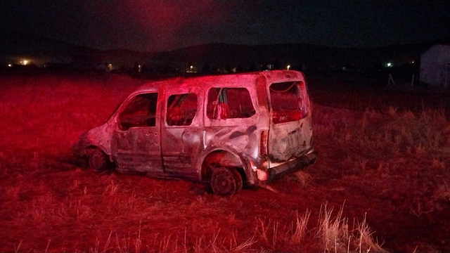 Garajdaki araç ve evde çıkan yangın korkuttu