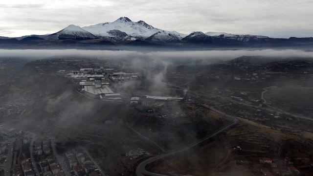 Kayseri'de sis etkisini sürdürüyor