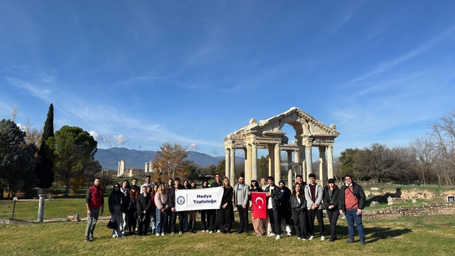 Gençler, 'Dünya Mirası' Afrodisias'ı gezdi