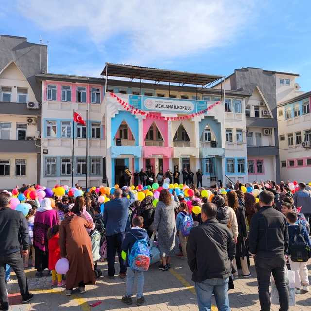 İlkokul öğrencileri bando takımı ile eğlendi
