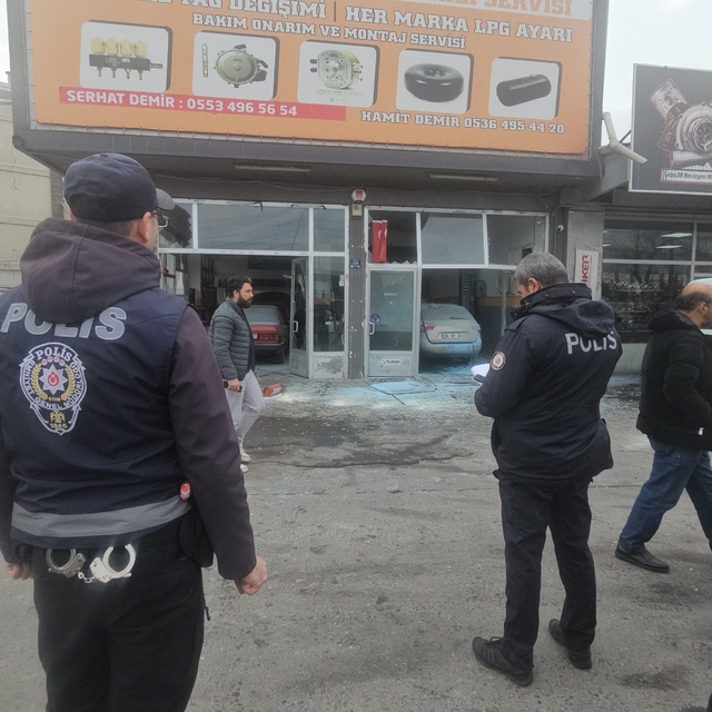 Aracın LPG tankı patladı: 3 yaralı