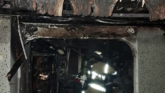 Balıkesir'de evin çatısında çıkan yangın söndürüldü