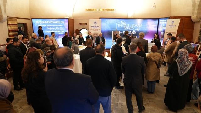 Tahtalı Hamam Müzesi'nde "Bir Kent, Bir Tarih, Bir Kadraj" fotoğraf sergisi açıldı