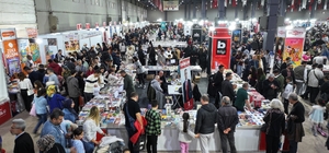 Denizli Kitap Fuarı ziyaretçi akınına uğruyor