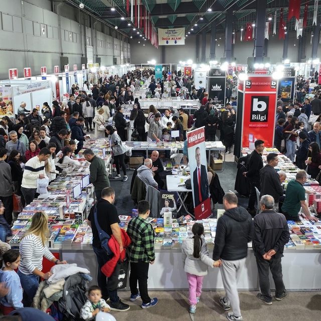 Denizli Kitap Fuarı ziyaretçi akınına uğruyor