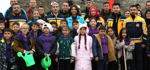 Uşak'ta Acil Sağlık Hizmetleri Haftası'nda fidanlar toprakla buluştu