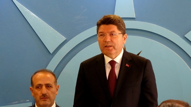 Adalet Bakanı Tunç: "Terörsüz Türkiye sürecini sabote etmek isteyenlere karşı uyanık olacağız"
"Terörsüz Türkiye sürecinde tarihi bir döneme giriyoruz"