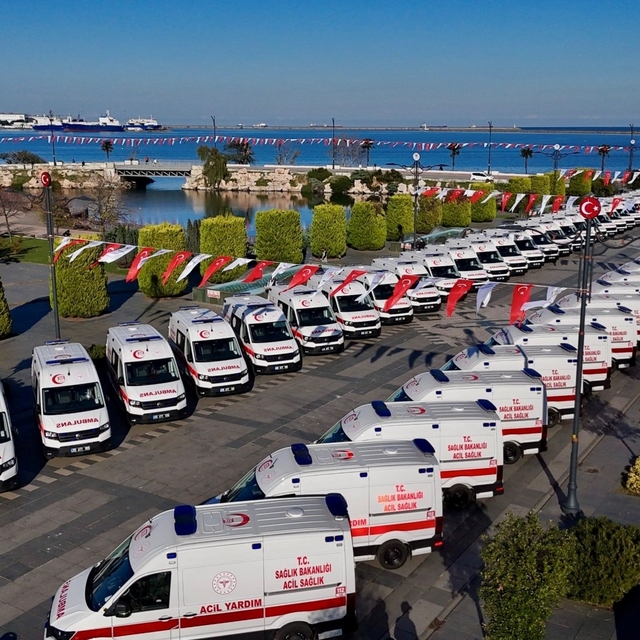 Samsun'a 100 yeni ambulans: Filodaki araç sayısı 60'tan 160'a çıkıyor
100 y...